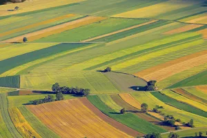 تقرير صادم يكشف فوضى التعمير بجهة الدار البيضاء–سطات وتلاعبات تهدد الأمن العقاري