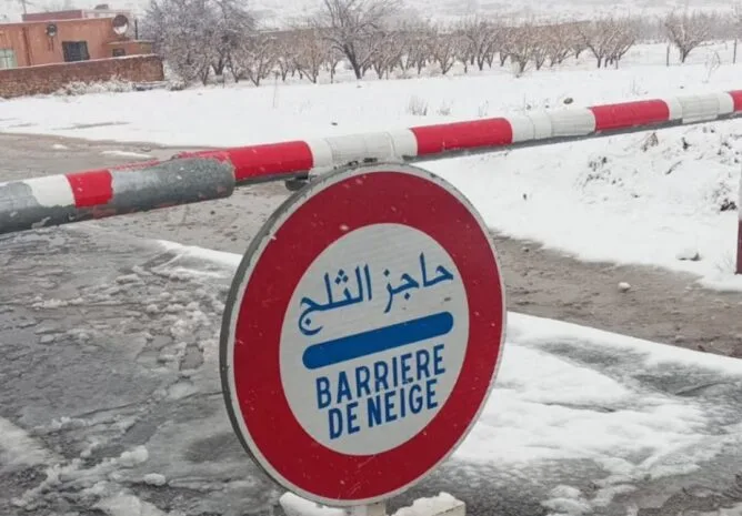 الثلوج تعزل مناطق واسعة بالجنوب الشرقي وتربك حركة السير