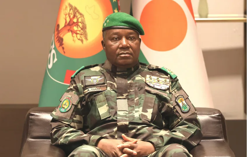 توقيف صحافي في النيجر يثير مخاوف متجددة بشأن حرية الإعلام