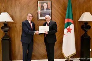 الجزائر تعيد فتح قنواتها مع مدريد باستقبال السفير الإسباني بعد قطيعة طويلة