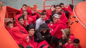 الحكومة الإسبانية تعتمد تسوية استثنائية لأوضاع المهاجرين … نصف مليون شخص يستفيدون من أوراق الإقامة !!