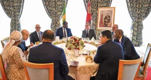 الملك يقيم مأدبة غداء على شرف الوزير الأول السنغالي والوفد المرافق له