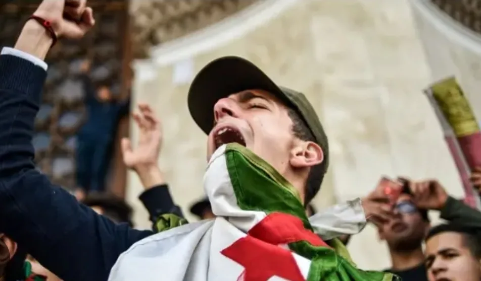 قوارب الموت تفضح حكم العسكر:    الجزائر تتحول إلى أكبر مُصدّر للصوص والمجرمين نحو إسبانيا