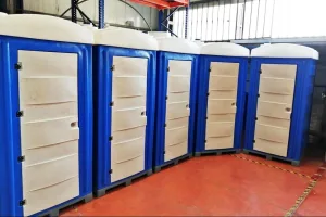 الناظور … مراحيض متنقلة تظهر لأيام ثم تختفي من معابر حدودية وتعيد عناصر الشرطة والقوات المساعدة لقضاء الحاجة في الهواء الطلق والمقاهي