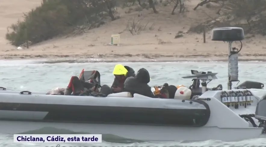 بالفيديو :      زوارق تهريب المخدرات تتحدى العواصف في إسبانيا … وتختبئ في وضح النهار على مقربة من اليابسة