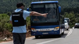 تفكيك شبكة نقل مهاجرين سريّين بين برشلونة وباريس… سائقون بشركات دولية كانوا يتقاضون 400 يورو عن كل مهاجر