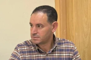 الحسيمة :    تحركات مثيرة لخليفة قائد بجماعة أربعاء تاوريرت تُفجّر غضبًا سياسيًا وجمعويًا وتطرح علامات استفهام حول حياد عمالة الإقليم