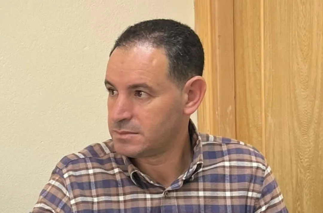 الحسيمة :    تحركات مثيرة لخليفة قائد بجماعة أربعاء تاوريرت تُفجّر غضبًا سياسيًا وجمعويًا وتطرح علامات استفهام حول حياد عمالة الإقليم