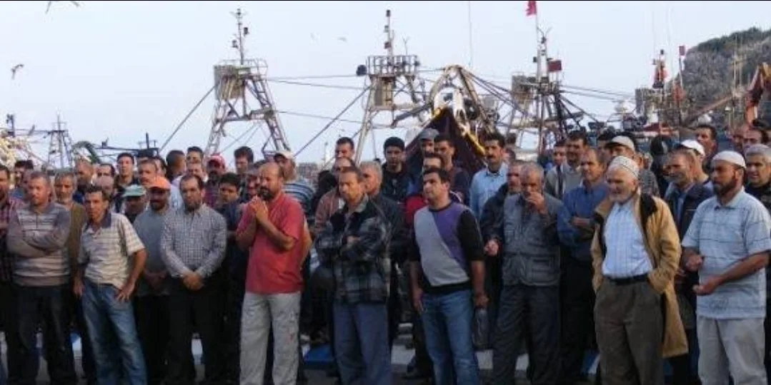 آسفي … أكثر من 800 بحّار يوقّعون عريضة وطنية للمطالبة بدعم مالي خلال فترة الراحة البيولوجية