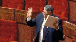 وهبي يتحدى الشارع ويمرّر قانون المحاماة بالقوة متحدّيًا غضب المغاربة