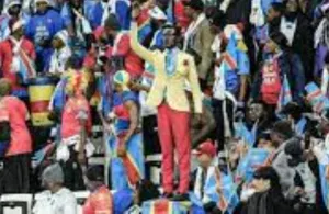 رغم إهانته من طرف كراغلة المنتخب الجزائري :    دعوة رسمية تعيد المشجع الكونغولي “لومومبا” إلى المغرب لحضور نهائي “الكان”