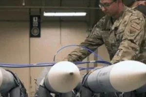 المغرب يعزز قواته العسكرية :       صواريخ أمريكية متطورة محمولة جوا