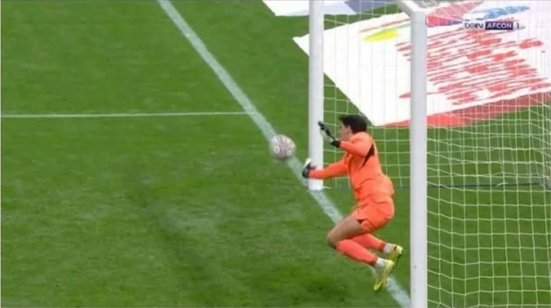 الصحافة الإسبانية تُجمع :      بونو يقود المغرب إلى نهائي “الكان” بصلابة وخبرة الأبطال