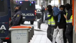 القضاء الإسباني يقرر إبعاد شاب مغربي خارج الحدود لمدة سبع سنوات بعد أحداث عنف داخل كنيسة بمدينة ألميريا