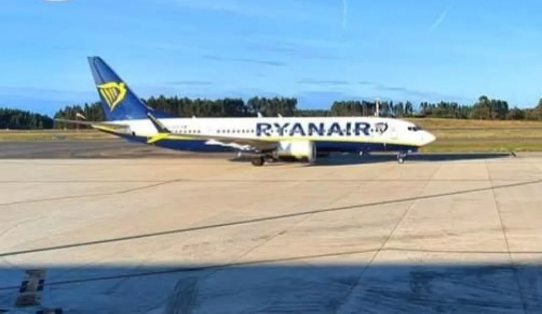 طائرة أوروبية تهبط اضطرارياً لإنقاذ راكب .… وصدمة في إسبانيا بسبب غياب الإسعاف بالمطار مما تسبب في وفاة المسافر