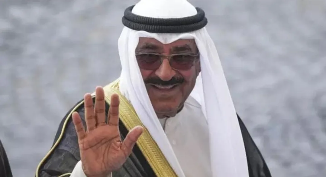 الأنظمة الديكتاتورية :     الكويت تسقط الجنسية عن سفيرها في لندن