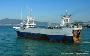 مقتل صياد مغربي في عرض البحر … حادث مروّع يُنهي حياة بحّار على ظهر سفينة إسبانية