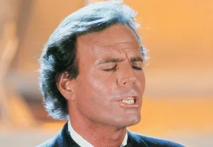 زلزال في عالم الفن الإسباني:    اغتصاب نساء تجر أسطورة الغناء العالمي خوليو إغليسياس “82 سنة” إلى القضاء