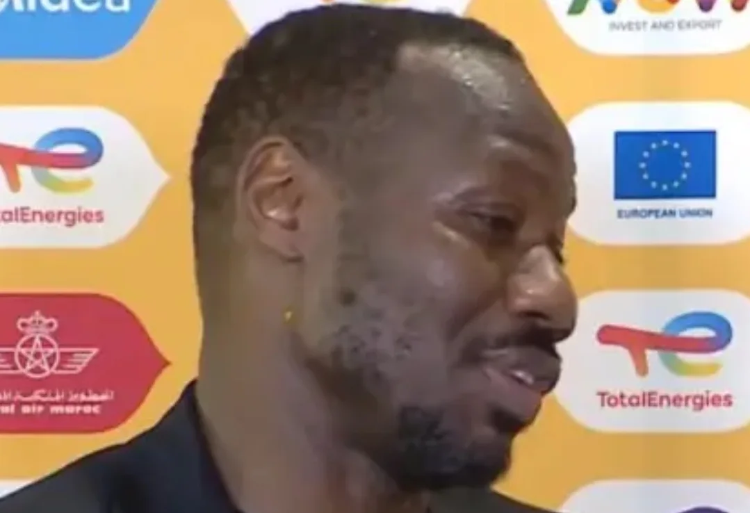 إعتذار الأكحل الوقح بعد فوات الأوان … مدرب السنغال أشعل الفوضى في النهائي ثم تراجع وطالب السماح عندما حُسم اللقب