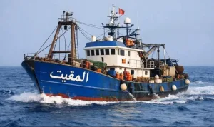 بعد أيام من الغموض والقلق .. البحرية الملكية تعثر على مركب صيد مفقود بسواحل الداخلة