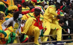 إعتقال 19 مشجعاً سنغاليا وجزائري واحد بعد اعتداءات وتخريب داخل ملعب الأمير مولاي عبد الله