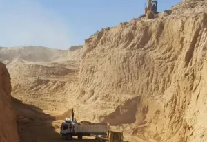 فضيحة مدوية بإقليم الناظور … رشاوي بالملايين لمسؤولين لسرقة الرمال على مشارف محمية طبيعية بأولاد داود الزخانيين