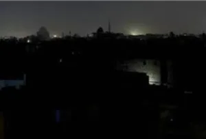 الحسيمة :    إنقطاعات متواصلة للكهرباء بسبب الأمطار والرياح ببعض جماعات الإقليم