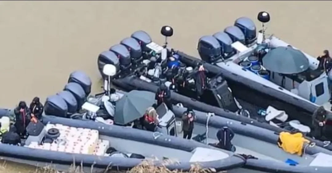 بالفيديو :     زوارق المخدرات تعود بقوة … ستّ «لانشات» تتجوّل في مستنقعات الوادي الكبير بجنوب إسبانيا أمام مرأى الجميع !