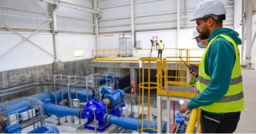 الحسيمة :       شبهات إحتيال وسرقة بقطاع الماء من طرف موظف !!