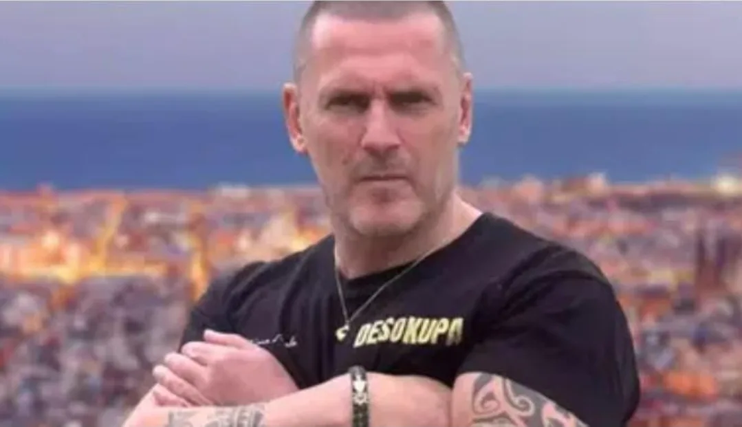 إسبانبا :     زعيم منظمة «ديسوكوبا» يهاجم تسوية أوضاع المهاجرين ويزجّ بالمغرب في خطاب تحريضي