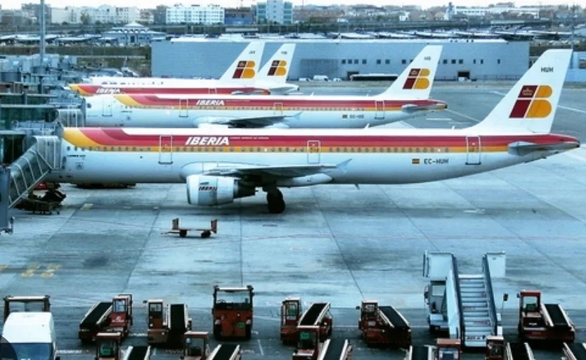 على متنها 70 مسافرا … طائرة إسبانية تفشل في الهبوط بمليلية وتعود إلى مالقا !