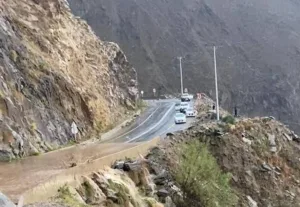 الحسيمة :    إتهامات باستغلال منتخبين لمعاناة المتضررين من الفيضانات بإساكن وكتامة تثير الجدل