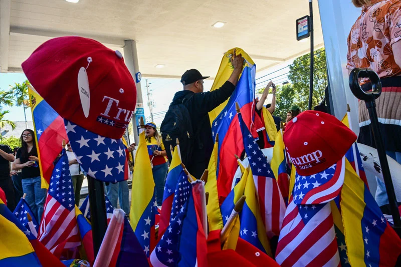 فرحة الفنزويليين في فلوريدا بعد سقوط مادورو: لحظة أمل بعد سنوات من الانتظار