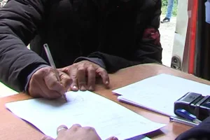 قرار بلدي يفتح نقاشاً قانونياً حول حدود ربط الخدمات الإدارية بالالتزامات الجبائية