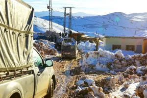 دفء التضامن يشق طريقه إلى الجبال..قوافل خيرية تواجه برد الشتاء في القرى المعزولة