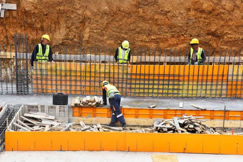 تحقيقات موسعة لكشف اختلالات في مشاريع ضخمة بعد تورط مقاولين ومنتخبين