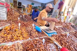 إنتاج قياسي للتمور بالمغرب يطمئن السوق قبيل حلول شهر رمضان