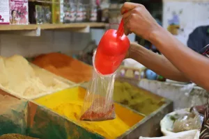 استنفار جمركي واسع لمواجهة تهريب توابل فاسدة قبيل رمضان