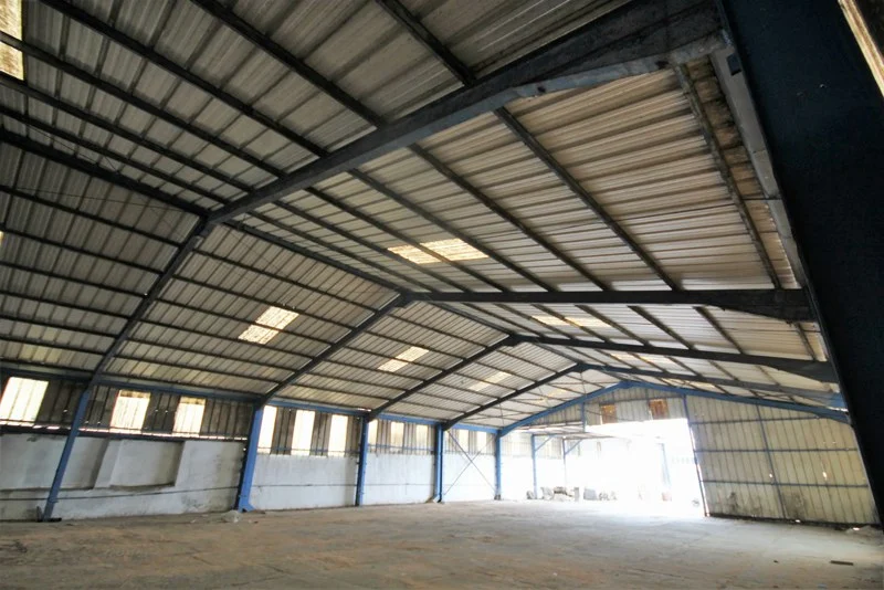 تحقيقات واسعة في استغلال “الهنكارات” العشوائية.. الداخلية تلاحق شبكات التراخيص المشبوهة بضواحي الدار البيضاء