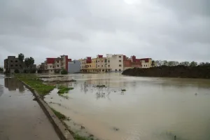 القصر الكبير تحت ضغط الأمطار.. مطالب برلمانية بإعلانها منطقة منكوبة وتسريع إغاثة المتضررين