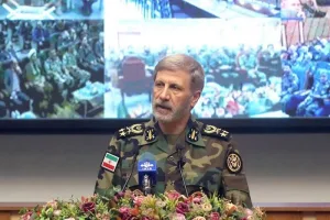 إيران تحذر واشنطن وتل أبيب من “التهديدات” وتلوّح بردّ محتمل