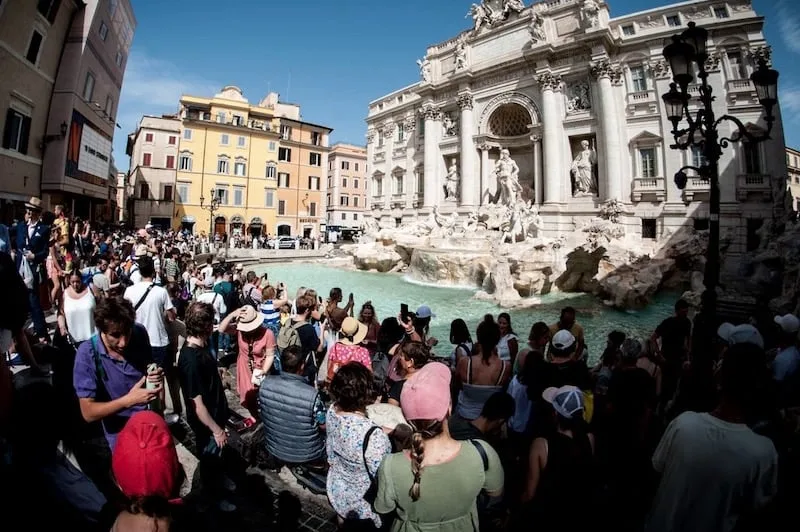 إيطاليا تسجل موسما سياحيا قياسيا بأرقام غير مسبوقة .. 185 مليون سائح