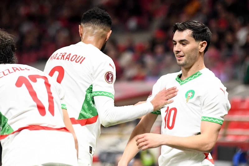 الكاف تكشف عن التشكيلة المثالية لدور المجموعات في “كان المغرب 2025” بحضور مغربي بارز