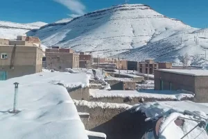 طقس قاسٍ يضرب عدداً من مناطق المملكة..ثلوج وبرد قارس ورياح قوية