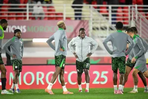 توتر داخل “النسور الخضر” بعد غضب أوسيمهن من زميله لوكمان