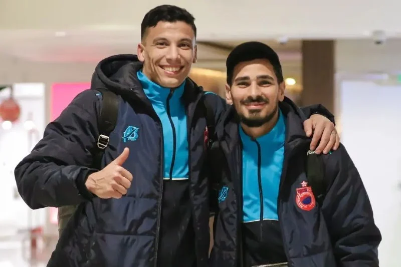 أولمبيك آسفي يحلّ بأبيدجان قبل مواجهة حاسمة في كأس الكونفدرالية