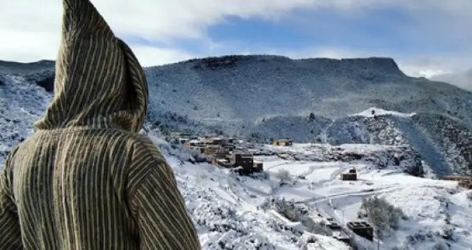 تساقطات ثلجية وموجة برد ورياح قوية تضرب عدداً من مناطق المغرب ابتداءً من الثلاثاء