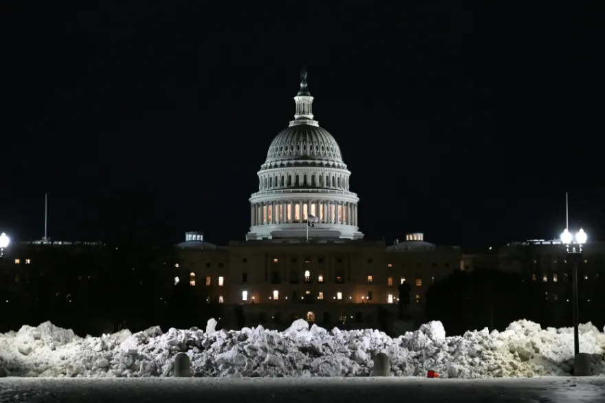 الكونغرس يطوي صفحة الإغلاق الحكومي ويُمرّر تمويلاً مؤقتاً بعد مواجهة سياسية محتدمة حول الهجرة