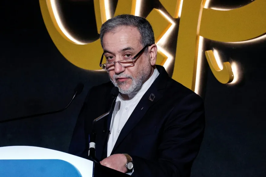 إيران ترفع سقف التحدي النووي وتلوّح بالصمود رغم التصعيد الأميركي والضغوط الداخلية