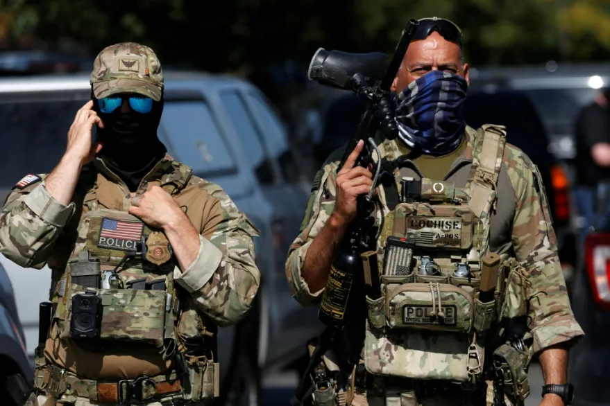 حكم قضائي يجيز لعناصر الهجرة الأميركية تغطية وجوههم في كاليفورنيا ويشعل سجالاً سياسياً